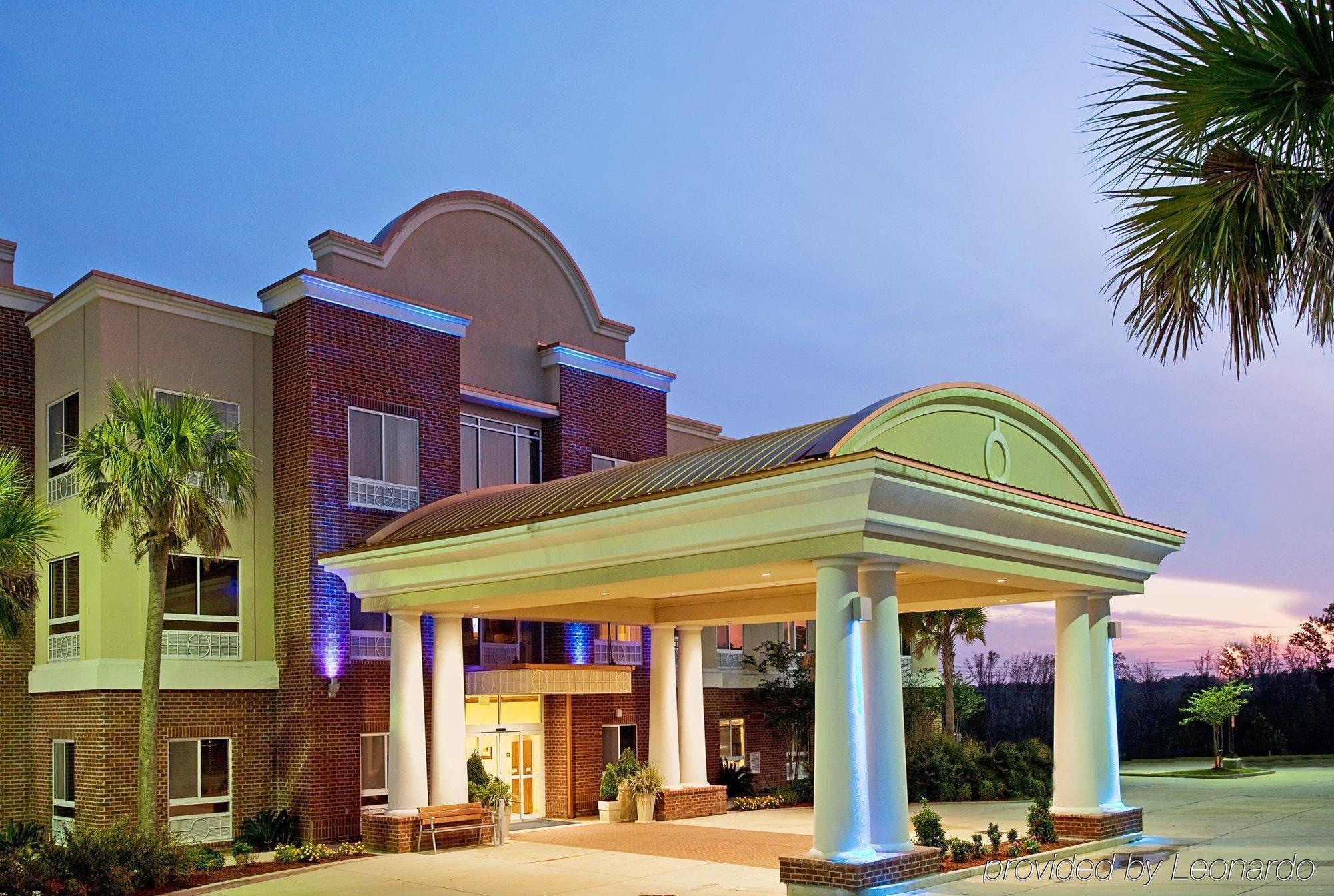 Holiday Inn Express Hotel & Suites Lucedale By Ihg Экстерьер фото